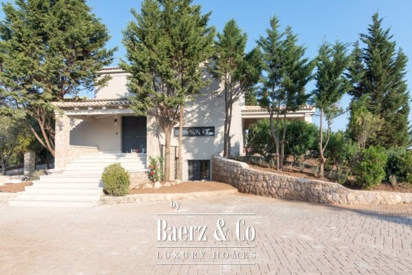photo 10 Seafront Elegance in Porto Heli - Petrothalassa