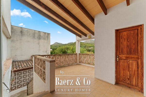 photo 5 Traditional village house with a spacious patio and renovation potential in S’Arracó