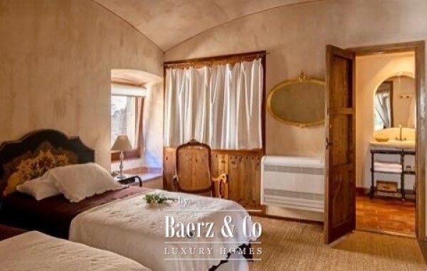 photo 19 Historic Palace with Hotel Licence in Monells